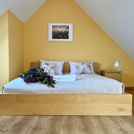Apartament Hemingwaya Jelenia Góra Eksteriør billede
