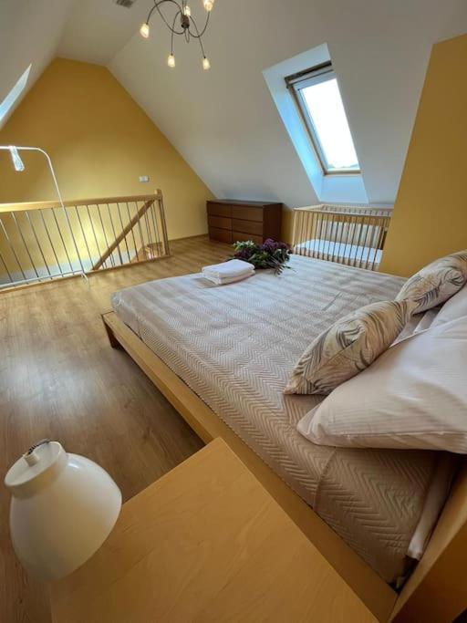 Apartament Hemingwaya Lejlighed Jelenia Góra Eksteriør billede